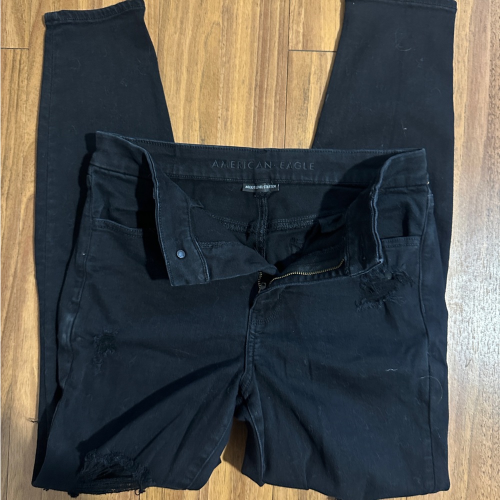 American Eagle Black Distressed/Ripped Curvy High-Rise Jegging